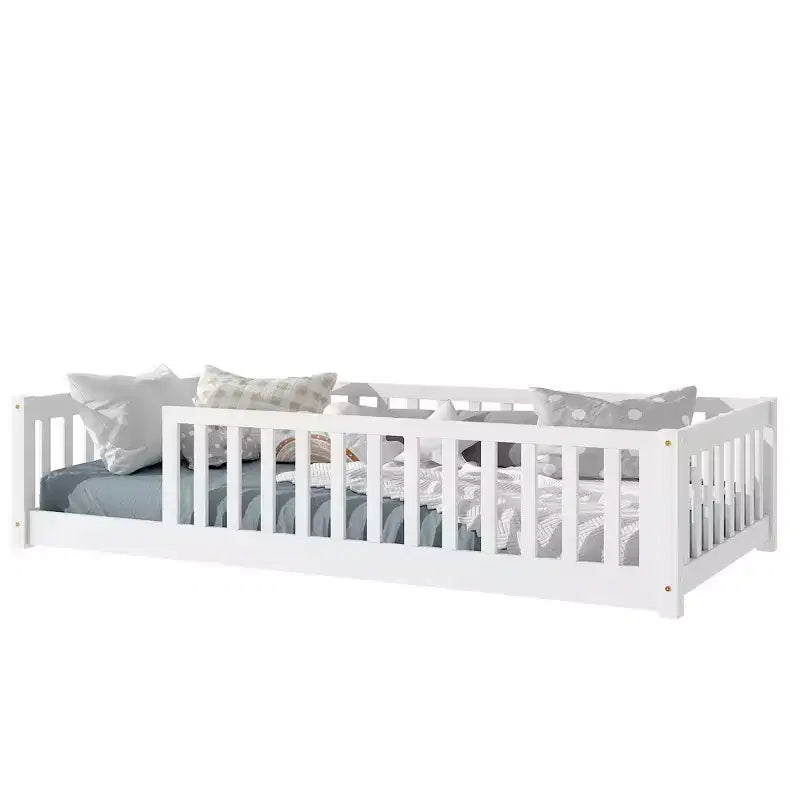 Lit jumeau au sol avec clôture sans porte, garde-corps en bois d'hévéa blanc