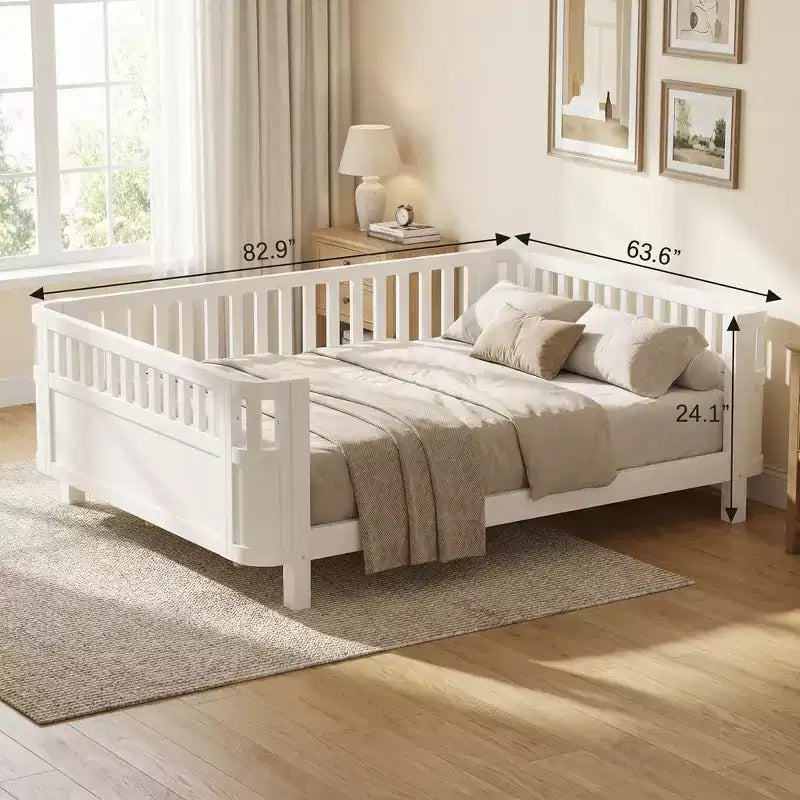 Lit plateforme en bois blanc grandeur queen, profil bas, avec barrières amovibles, lit sécuritaire pour filles et garçons