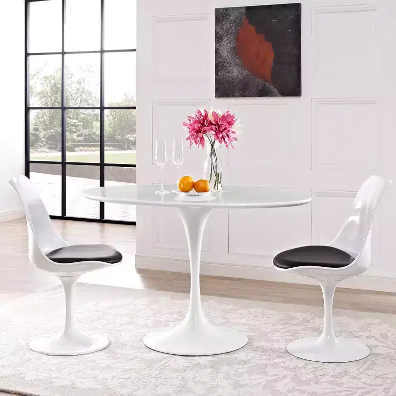 Table à manger ovale en bois de 48" avec plateau blanc, design moderne et élégant, pour 4 personnes.