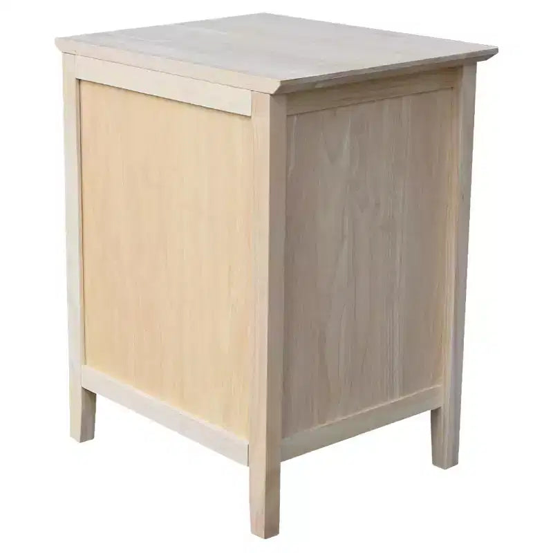 Table de chevet à trois tiroirs