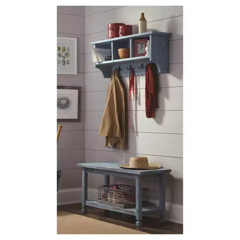 Crochets porte-manteaux et banc de rangement en bois vieilli de style cottage champêtre