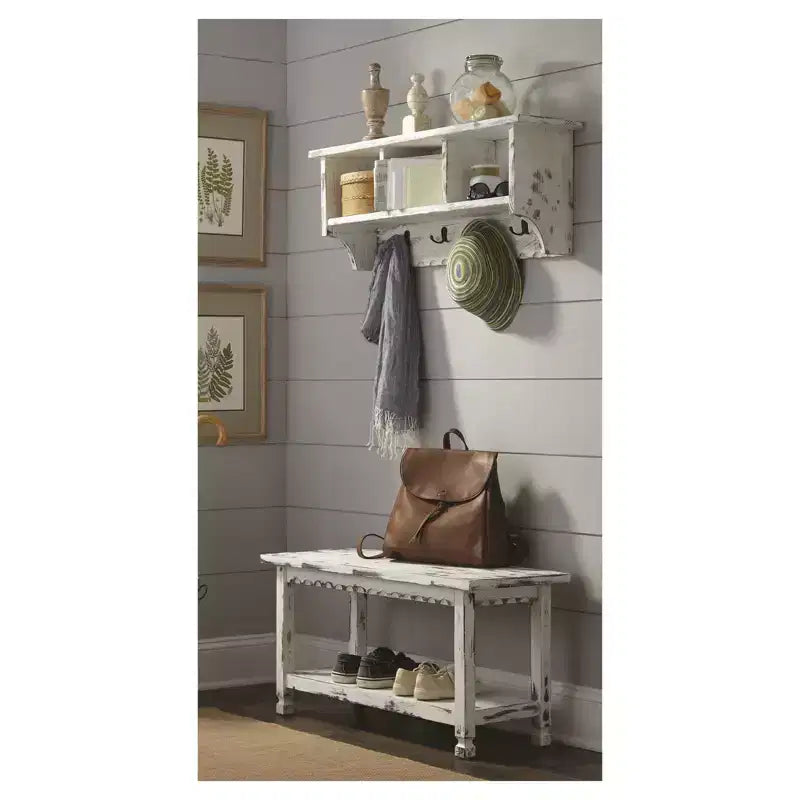 Crochets porte-manteaux et banc de rangement en bois vieilli de style cottage champêtre